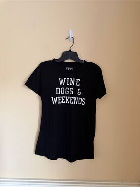 Modern Lux Black "Wine Dogs & Weekends" Pet Lover Tee Size Medium